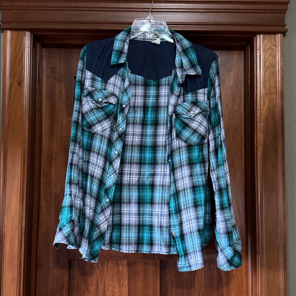 Levi’s flannel size large